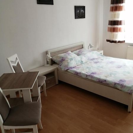 Roza Lägenhet Zelistrzewo Exteriör bild